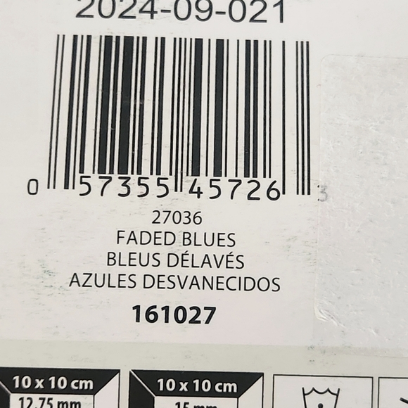 BERNAT Faded Blues Blanket Yarn - Picture 5 of 6